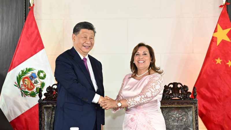 Chefes de Estado da China e do Peru inauguram novo porto