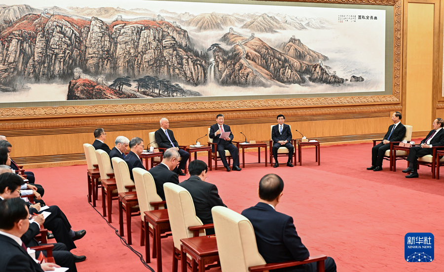 Xi Jinping reúne-se com pessoas fora do PCCh para celebrar o Ano Novo Chinês