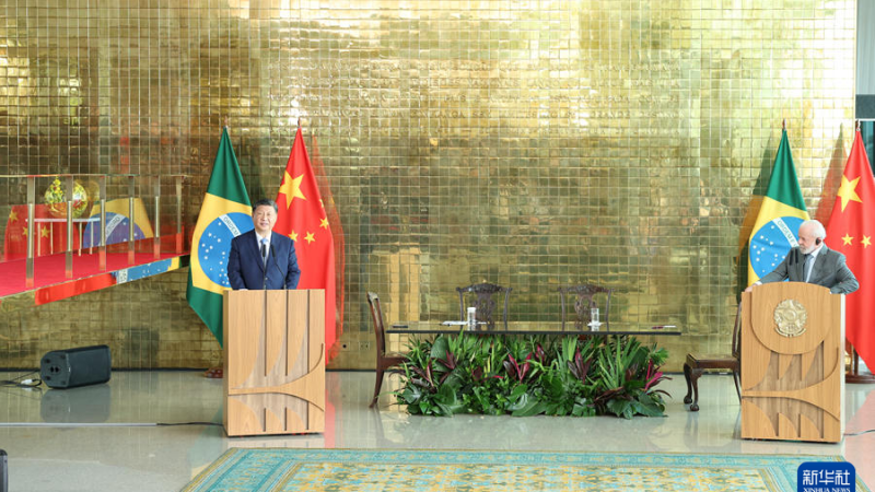 Xi Jinping e Lula se reúnem com a imprensa
