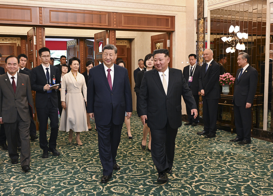 Casal presidencial da China comparece a almoço oferecido pelo líder da RPDC e sua esposa