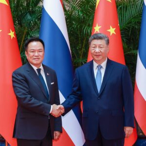 Xi Jinping se reúne com primeiro-ministro da Tailândia em Shanghai