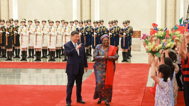 Xi Jinping e presidente da Namíbia anunciam reforço da cooperação para o futuro