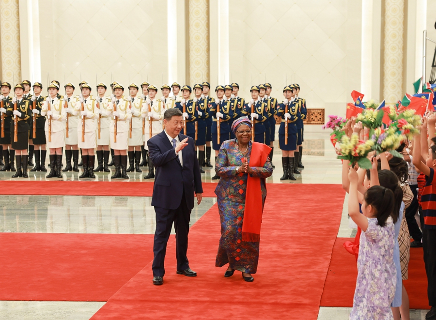 Xi Jinping e presidente da Namíbia anunciam reforço da cooperação para o futuro