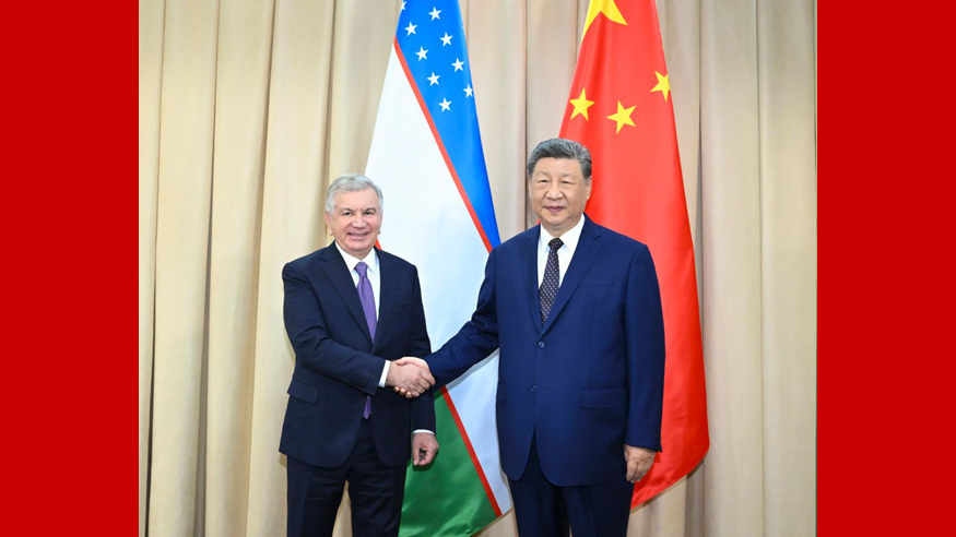 Xi Jinping diz que China quer iniciar uma nova década dourada para as relações com Uzbequistão