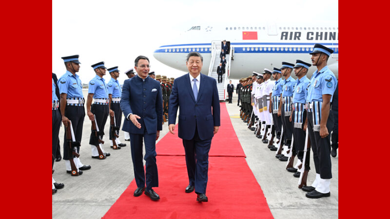 Xi Jinping desembarca em Nova Déli para participar da Cúpula do BRICS (atualizado)