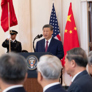 Xi Jinping pede mais contato entre departamentos governamentais da China e dos EUA
