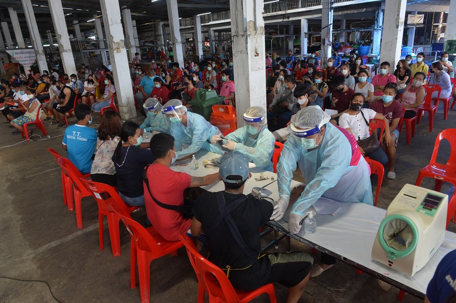 China continuará fornecendo ajuda com vacinas para resposta à pandemia global