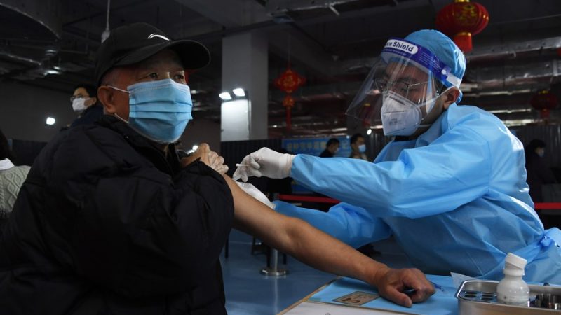 China já aplicou cerca de 75 milhões de doses de vacina contra COVID-19