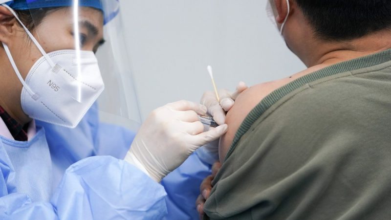 China administra 82,84 milhões de doses de vacina contra COVID-19