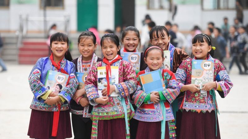 Áreas de minorias étnicas da China registram progresso notável no combate à pobreza, diz livro branco