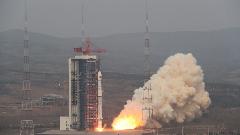 China lança novo satélite para pesquisa de ambiente espacial