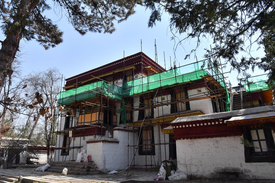 Palácio tibetano de Norbulingka passa por uma nova restauração