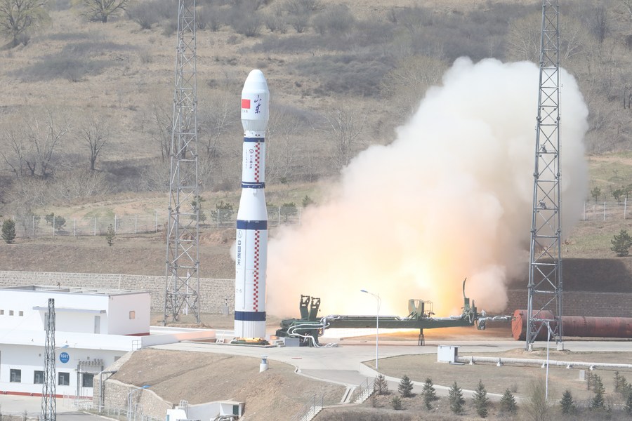 (Multimídia) Empresa chinesa lança protótipo de nave espacial de mineração