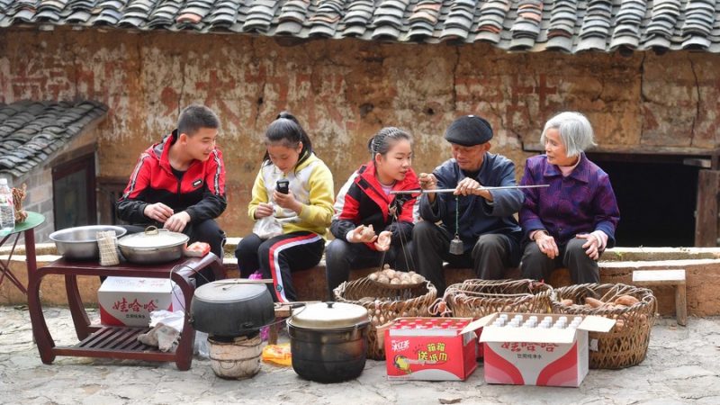 Chineses com 60 anos ou mais representam 18,7% da população total, segundo dados do último censo