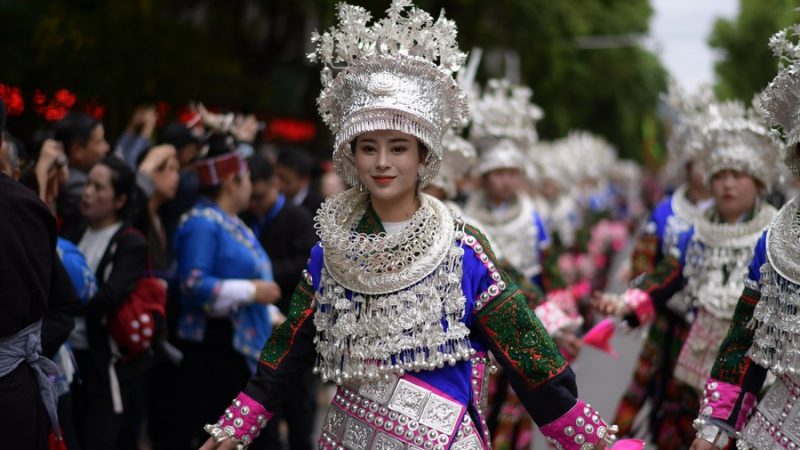 China trata todos os grupos étnicos igualmente, diz livro branco