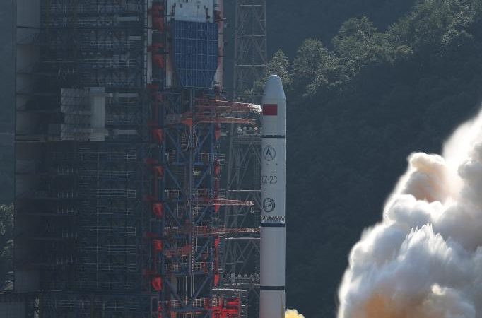 China lança novos satélites de sensoriamento remoto