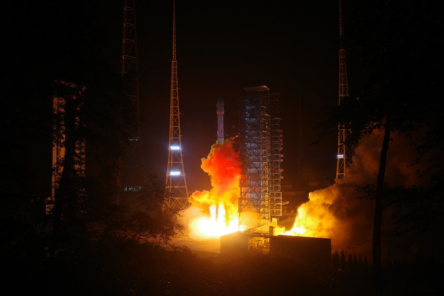 China lança satélite Zhongxing-2E