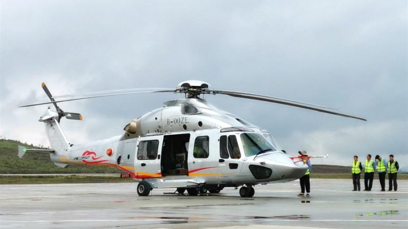 Helicóptero AC352 inicia testes de voo no sub-planalto