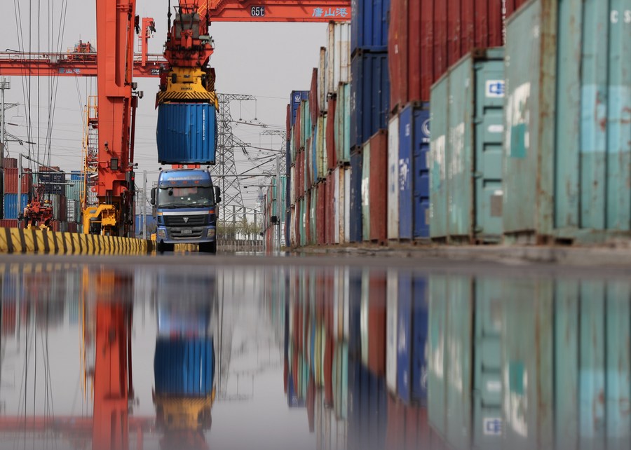 Transporte rodoviário de cargas cresce na China entre janeiro e julho