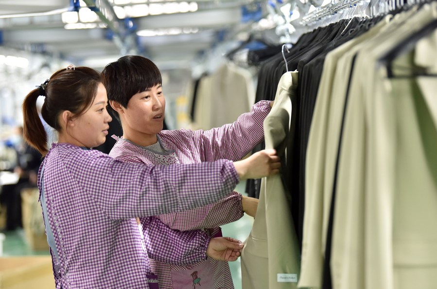 China promete apoio mais forte para pequenas empresas e estudantes pobres