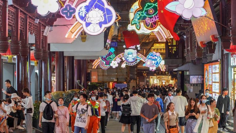 Consumo em Shanghai cresce durante feriado do Dia Nacional