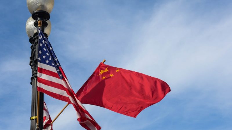 Oficiais de alto escalão da China e dos Estados Unidos realizam videoconferência sobre economia e questões comerciais