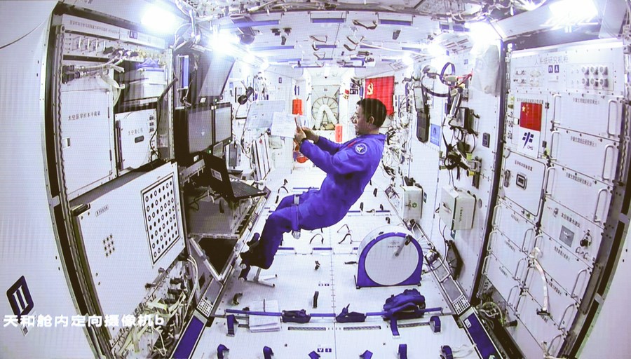 Novas tecnologias facilitam vida dos astronautas chineses no espaço