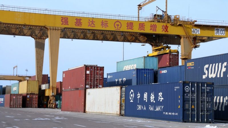 Maior porto terrestre da China movimenta mais trens de carga China-Europa