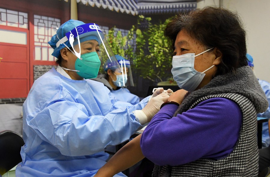 Estudo chinês mostra que dose de reforço com vacina diferente aumenta efeito protetor