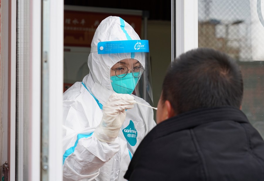 Cientistas chineses desenvolvem coquetel de anticorpos para tratar e prevenir COVID-19