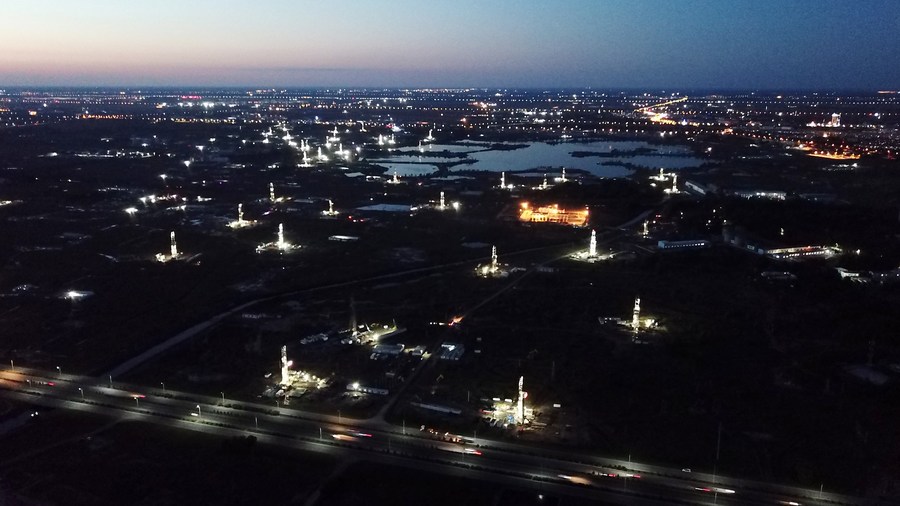 Campo petrolífero chinês de Daqing tem aumento na produção de gás natural