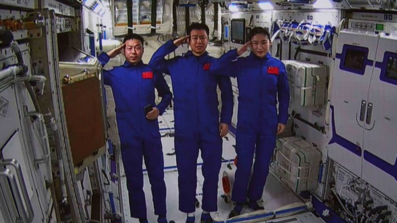 Astronautas chineses da Shenzhou-14 realizarão atividades extraveiculares