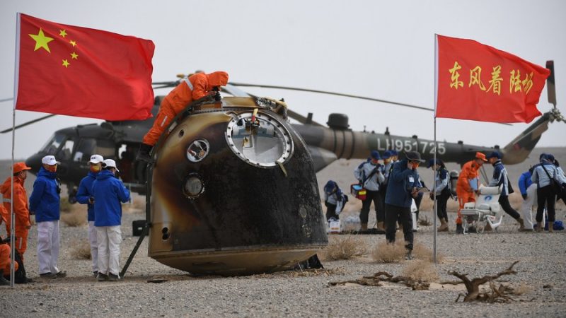 Cápsula de retorno de Shenzhou-13 é exibida ao público