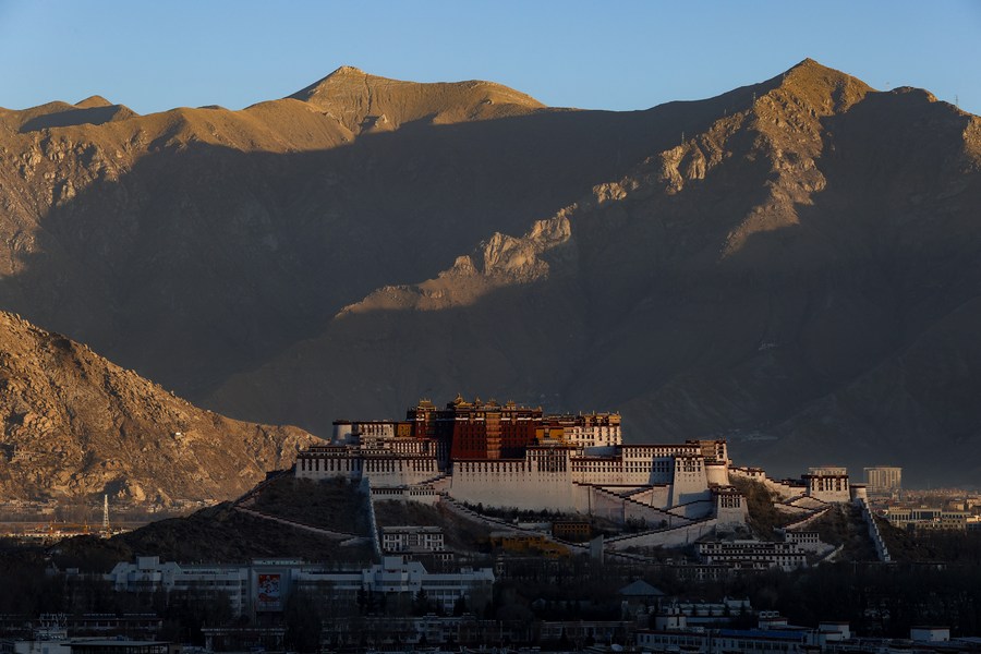 Tibet constrói mais estações meteorológicas