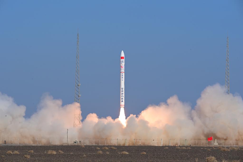 Foguete comercial chinês lança cinco satélites