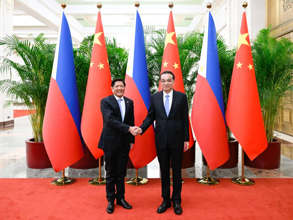 Primeiro-ministro chinês se reúne com presidente filipino em Beijing