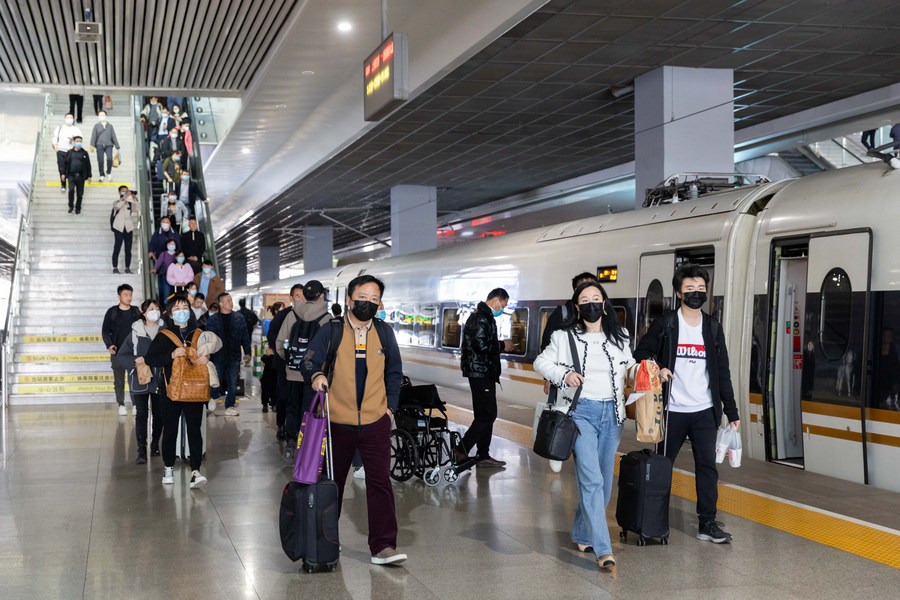 Viagens de passageiros e volume de carga das ferrovias da China aumentam no primeiro trimestre