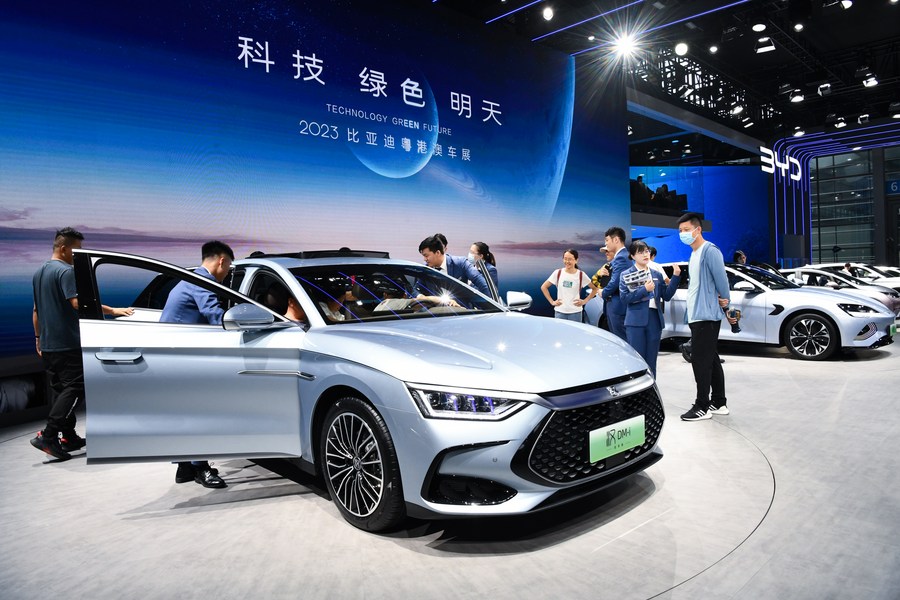 Shenzhen divulga plano para 300 postos de supercarregamento para carros elétricos