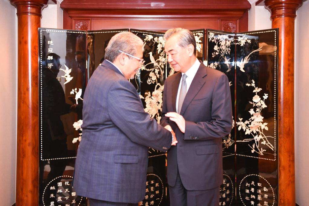 China está pronta para reforçar cooperação integral com Brunei, diz Wang Yi