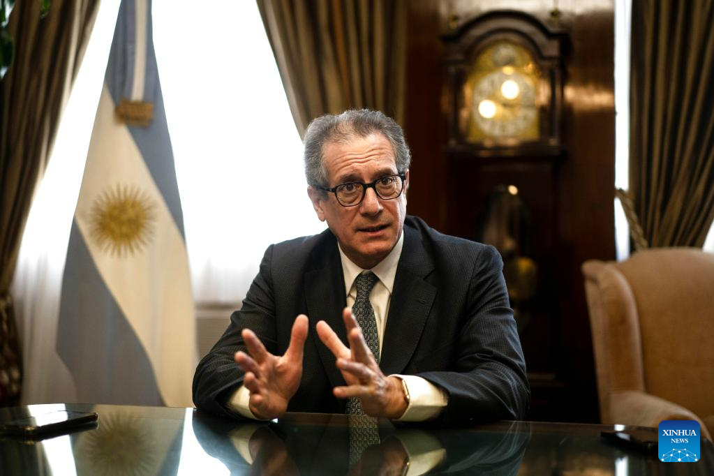 Entrevista: Laços com a China se fortalecem com a incorporação do yuan, diz presidente do banco central argentino