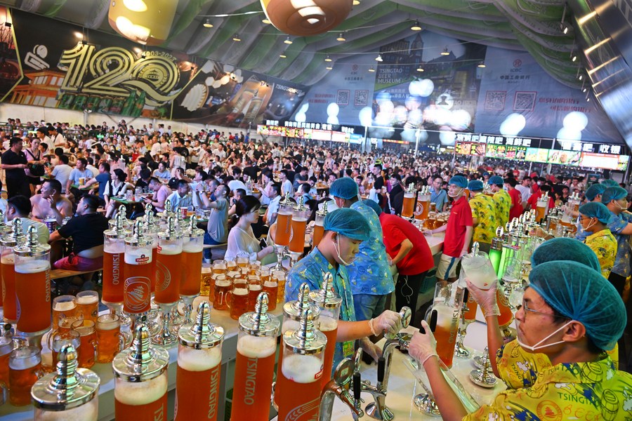 Cerveja Tsingtao leva alegria ao mundo