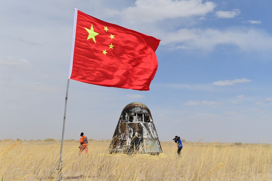 China desenvolve novo foguete transportador e espaçonave para pouso na Lua