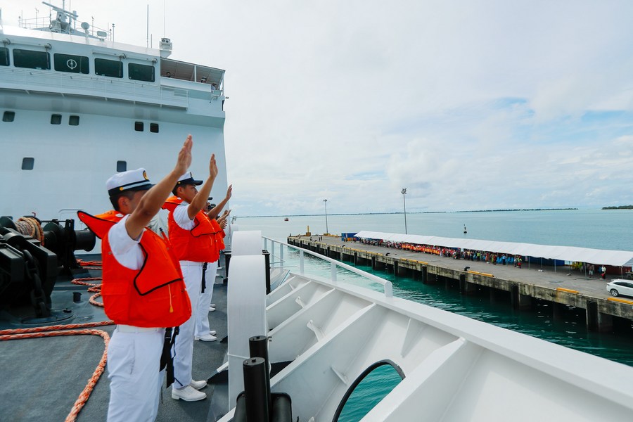 Navio-hospital da China “Arca da Paz” completa sua primeira visita a Kiribati