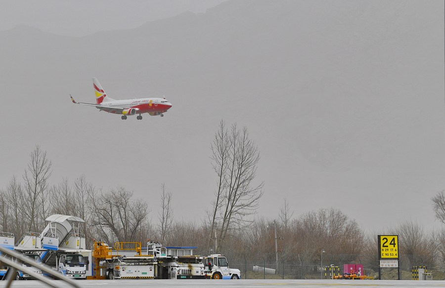 Tibet bate recorde no volume de passageiros aéreos em julho