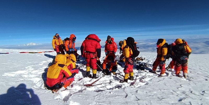 Cientistas chineses estabelecem estações de observação meteorológica no Monte Cho Oyu