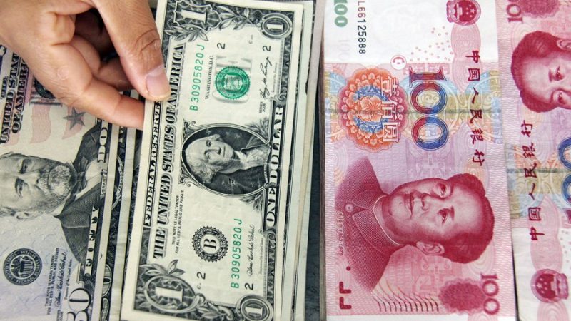 Reservas cambiais da China caem em outubro