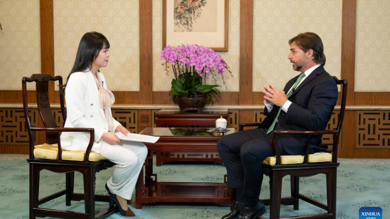 Entrevista: Visitar a China é algo que “ele tem esperado há muito tempo”, diz presidente uruguaio