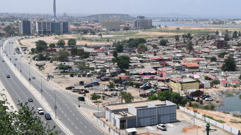 Produção petrolífera de Angola sobe ligeiramente em outubro