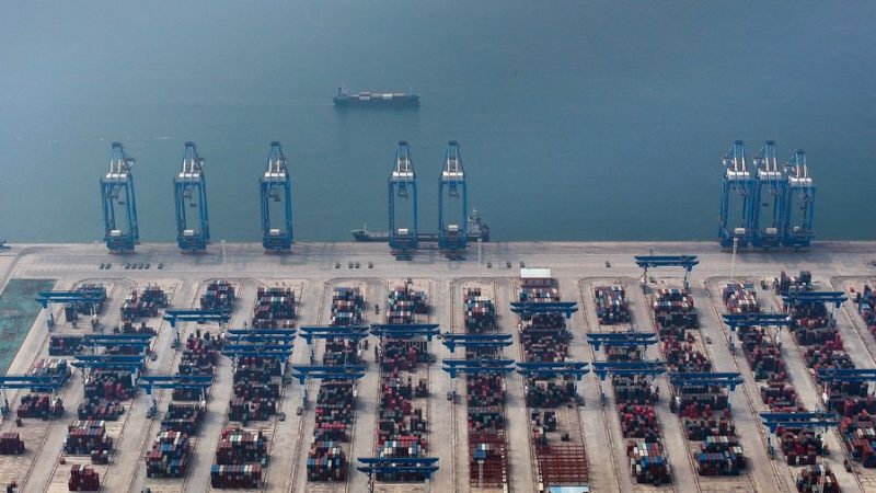 Índice de transporte de contêineres para exportação da China aumenta em novembro