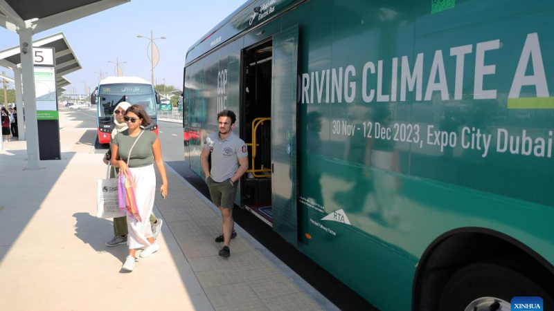 Ônibus elétricos chineses “impulsionam” ação climática na COP28